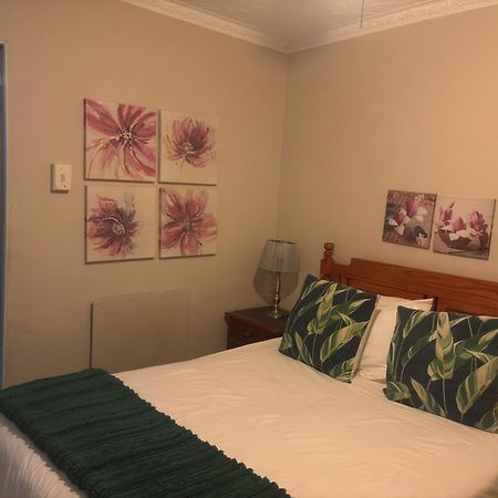 Rita'S Guesthouse Cc 弗莱海德 外观 照片